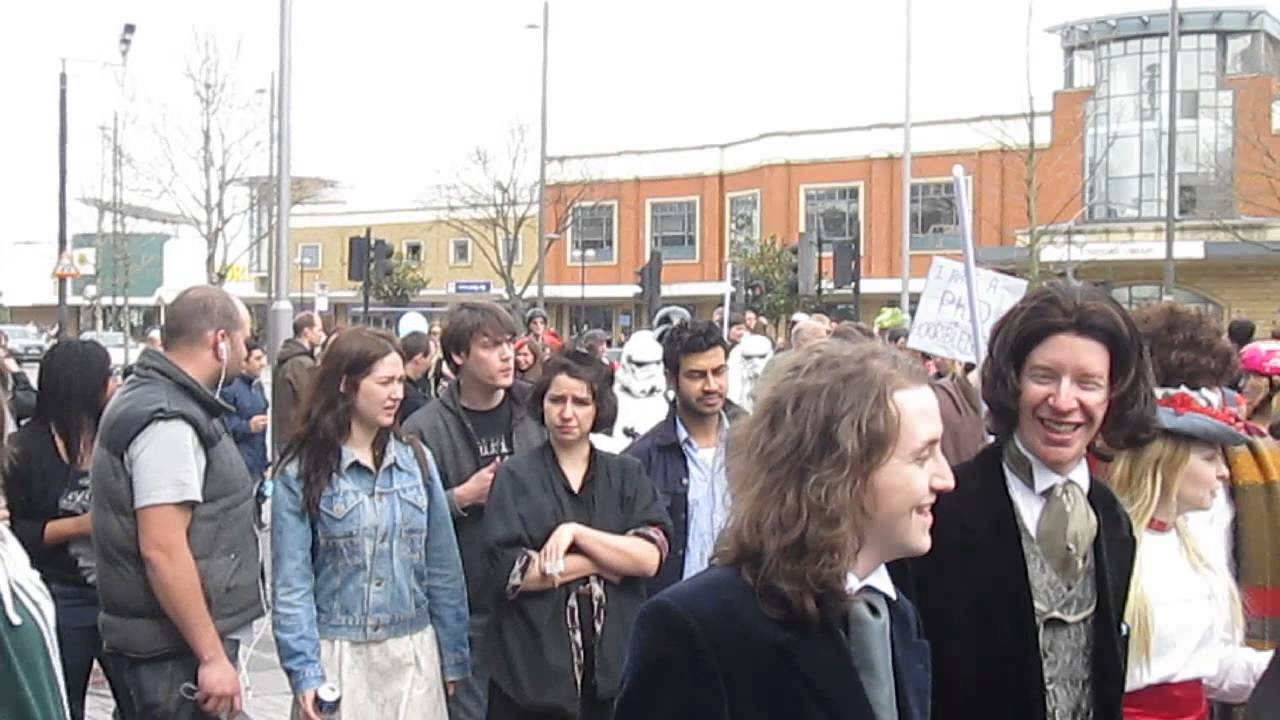 Geeks walking through Straford - Sci Fi London costume parade
