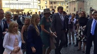 Koning bij doop prins Carlos in Parma Koning bij doop prins Carlos in Parma