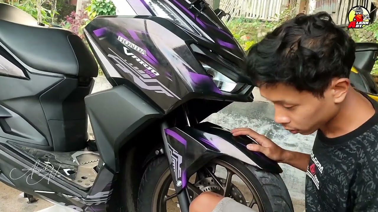 Pemasangan sticker printing  new vario 160
