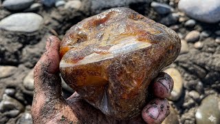 Stop! If Your Stone Has This Line, Collectors Are Paying Thousands for It screenshot 1
