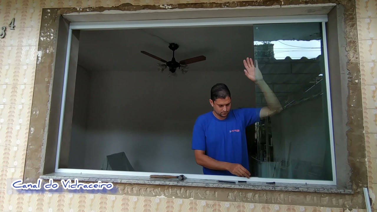 # Tutorial de como instalar janela de 4 folhas.