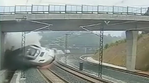 Spain Train Derailment Video 2013: Shocking Crash Kills At Least 77, Caught on Tape