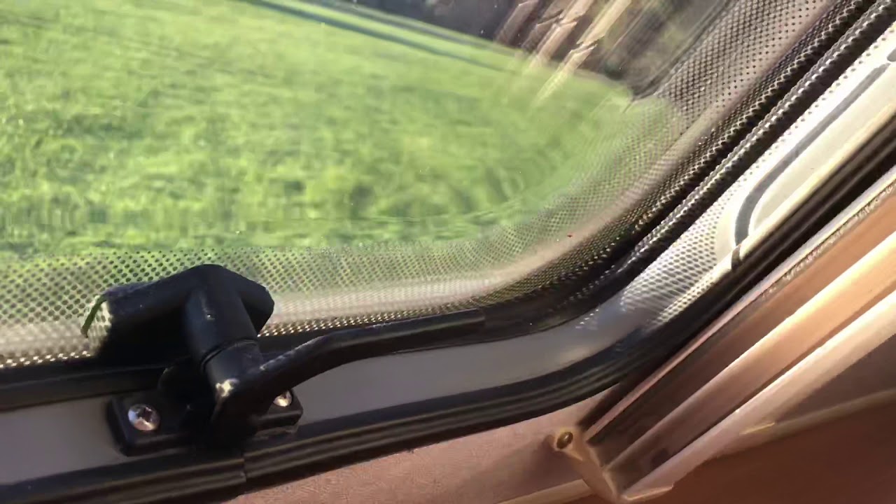 2006 Lunar Lexon EB fixed bed caravan qualitycaravans.co.nz