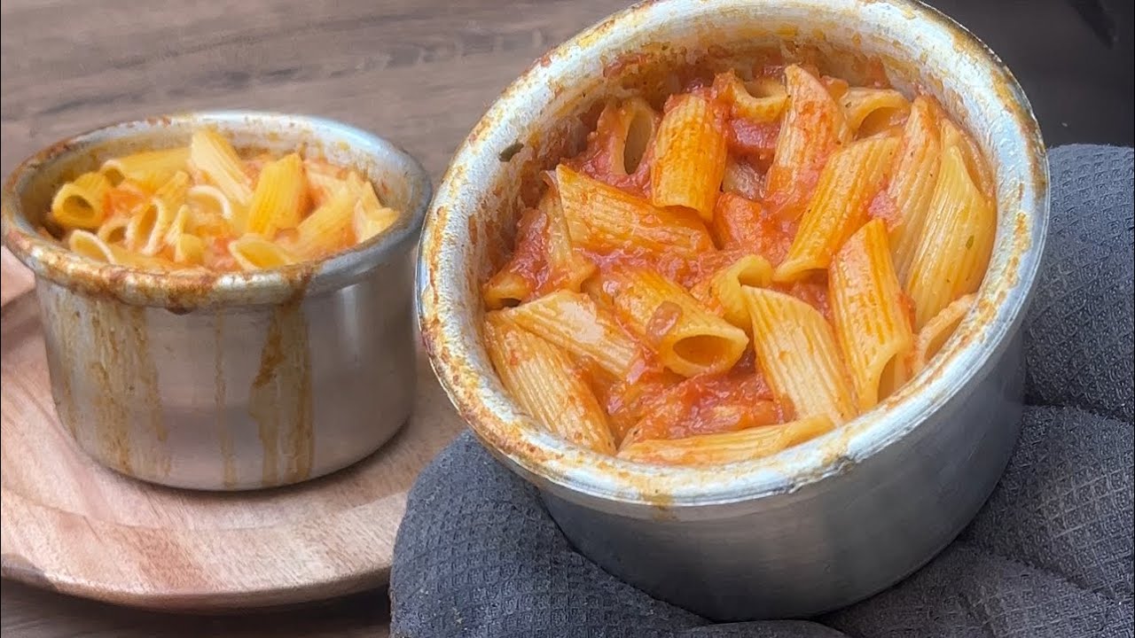 لا بجد طاجن مكرونه باللحمه المفرومه وكمان المكرونه من غير سلق وطالع طمعه يجنن💥👌