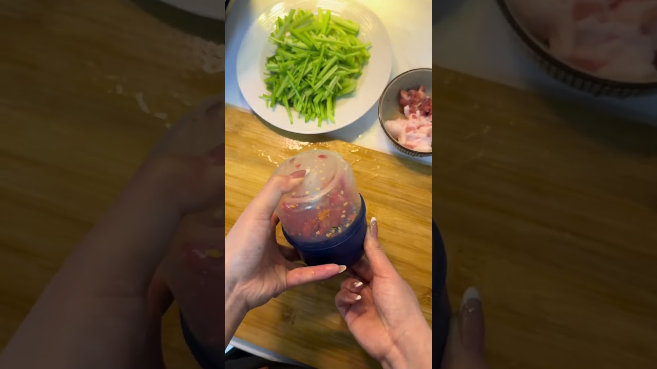 潮汕家常菜天花板！红烧蹄膀 + 辣炒白菜 + 芹菜炒肉香迷糊了Teochew Home Dishes: Braised Pork Knuckle & Stir-fries 