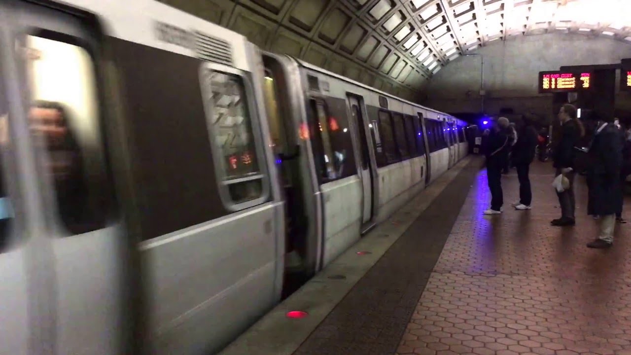 WMATA Metrorail Red Line 8 Car Train Arriving @ Union Station