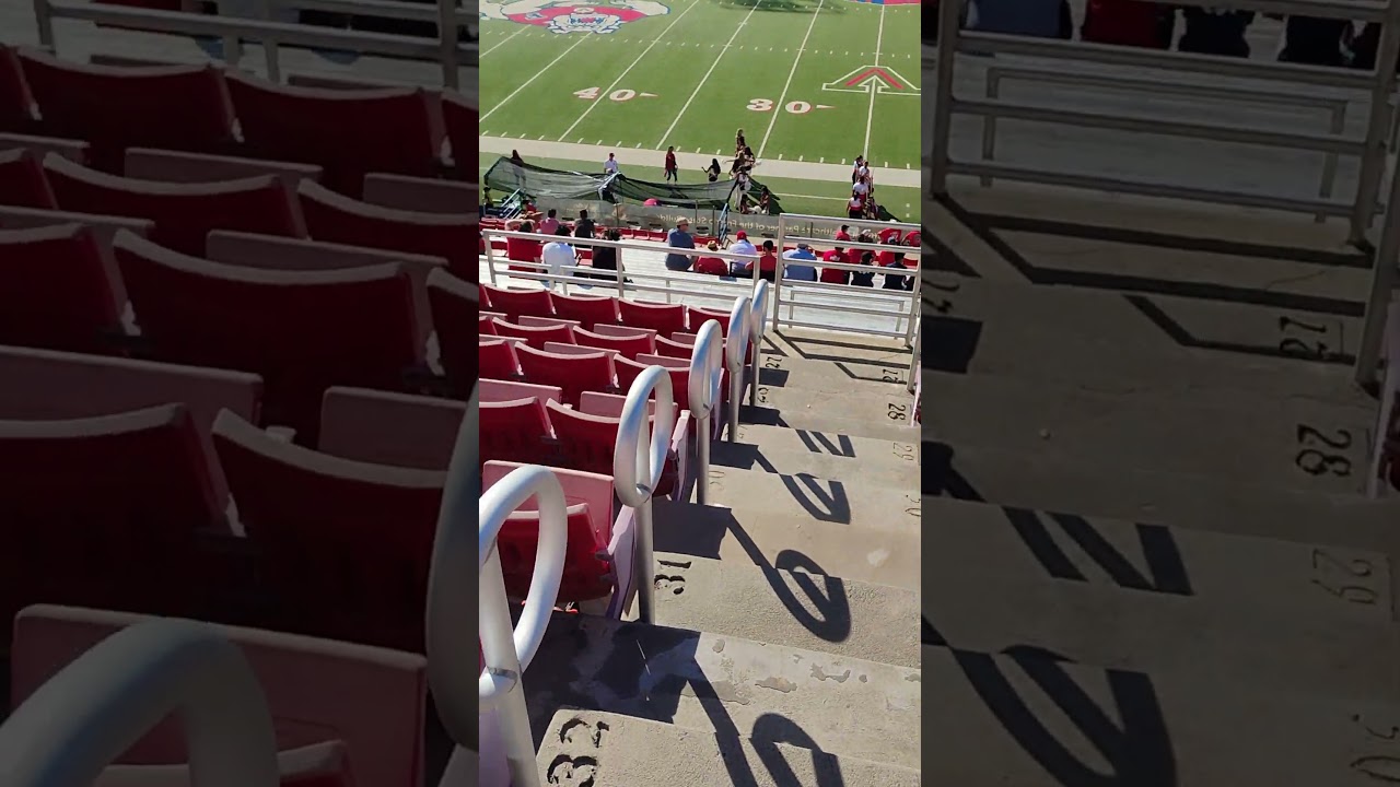 RED SEATS 🏟️🟥⬜🟥⬜🟥⬜ Fresno State Bulldogs
