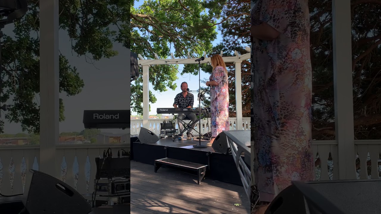 Shirley Clamp & Smilla Niehoff