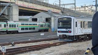 【MUE-Train中央・青梅線試運転】JR東日本209系0番台ハエMUE編成が試運転電車として大宮駅13番線を出発する様子 2025.1.15