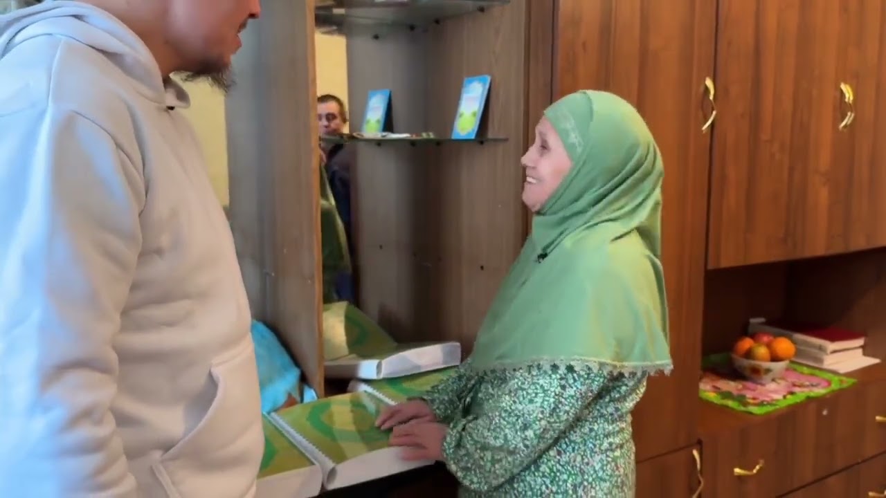 Абдурашит хазрат, учитель Корана по шрифту Брайля, онлайн обучение для незрячих людей. +79063751992