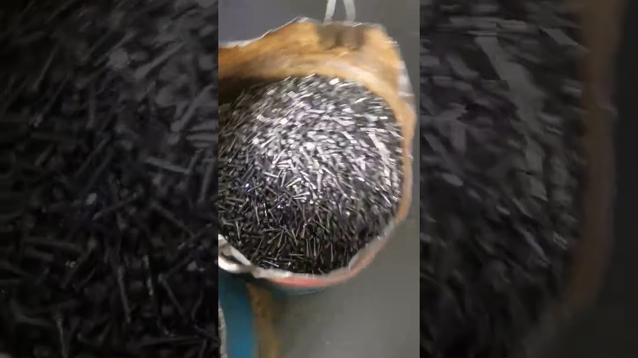 flange bolts for auto parts in processing 