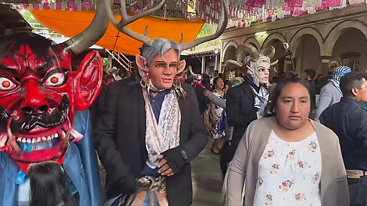 Banda Bicentenario y la Danza de los Diablos en la Fiesta Patronal De ...