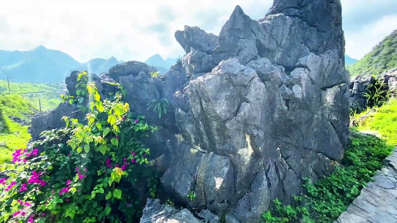 Cao nguyên đá Đồng Văn(Dong Van Stone Plateau Global Geopark) - HA GIANG. Walking Tours