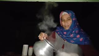 दिन की मौज मस्ती रोज देखते हो,,रात का अकेलापन भी देख लो अंधेरे में खाना बनाना,,,