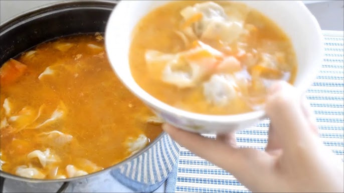 Орыс ертегілерінің жалаңаш кейіпкерлері Татуировкамен жабылған порно актер