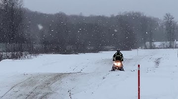 2015 Polaris 144 assault 800 jaws trail can