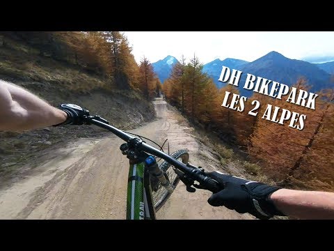DH BIKEPARK LES 2 ALPES - DOWNHILL BIKES AND FRIENDS