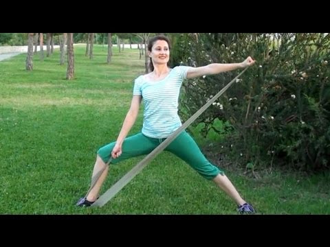 Ejercicios para adelgazar brazos con banda elastica