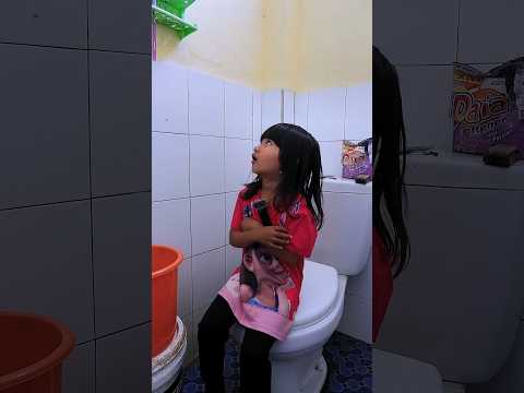 ARSYLA TAKUT KE TOILET #shorts #arsyla #viral