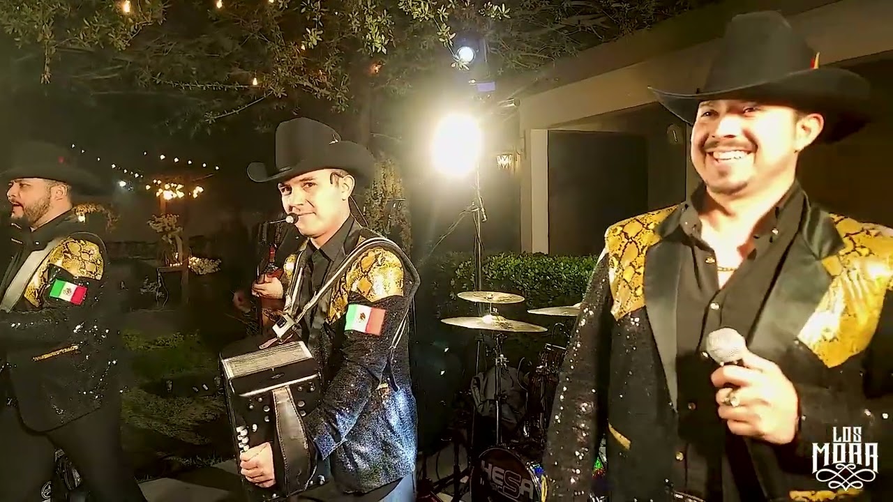 Los Mora en vivo - Popurrí de guapangos 2022