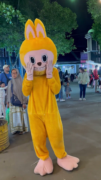 Badut labubu joget #shorts #badut #labubu #mainananak #viralvideo