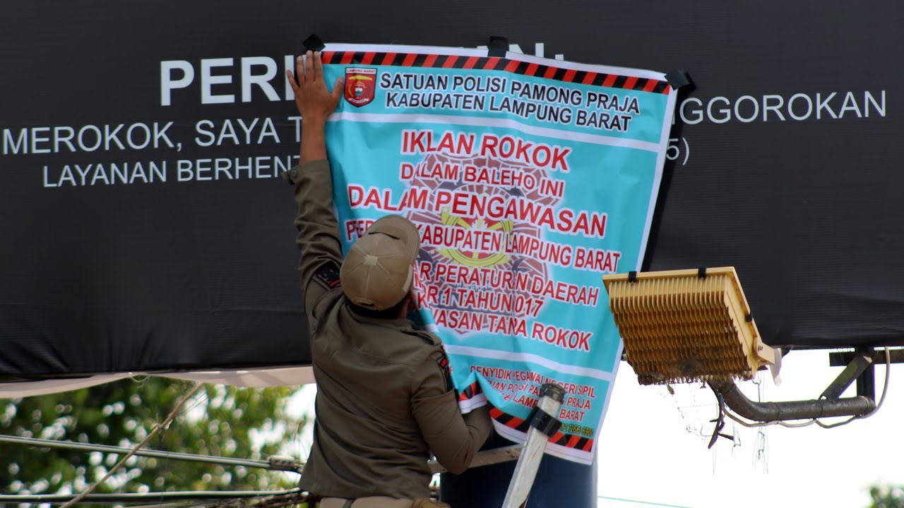 Penertiban Baliho & Banner Iklan Rokok di Kawasan Tanpa Rokok KTR - YouTube