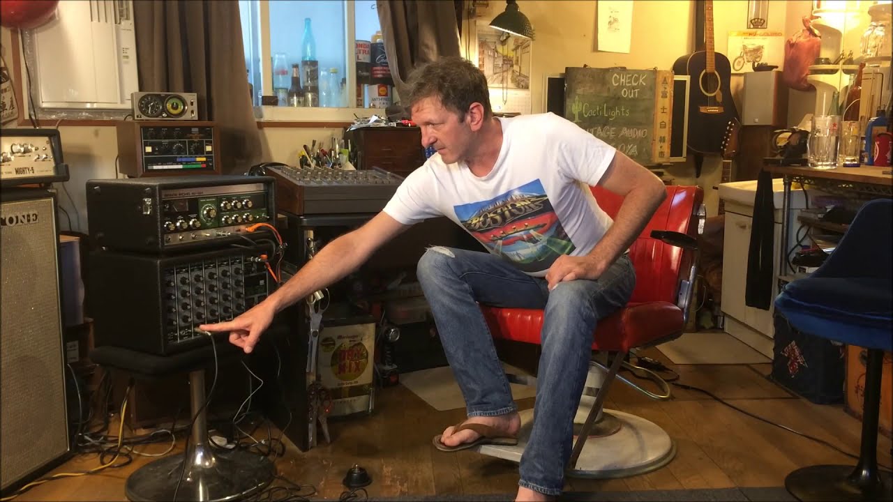 Roland RE-201 sample demo through a Roland VX-55 mixing amp/pa