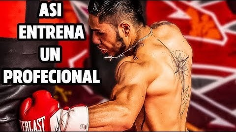 Boxer shows his complete boxing training (J. Miguel Borrego)