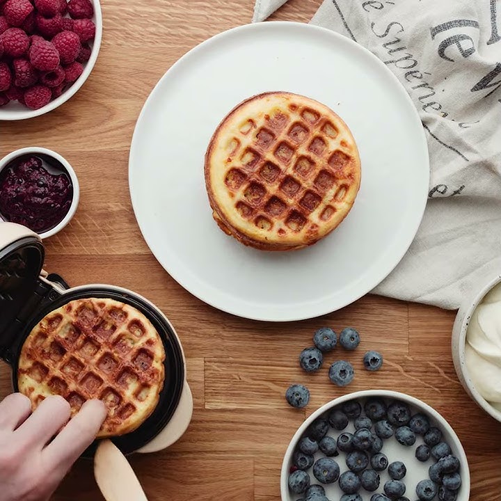 1-Min Recipe • Keto chaffles