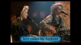 Video voorbeeld van "HERE COMES THE WEEKEND"