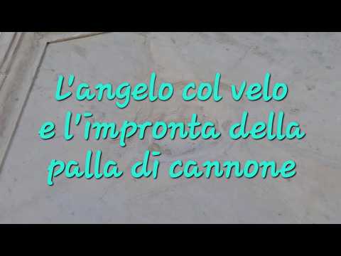 Ponte Sant'Angelo - l'impronta della palla di cannone sul basamento dell'angelo col velo (curiosità)