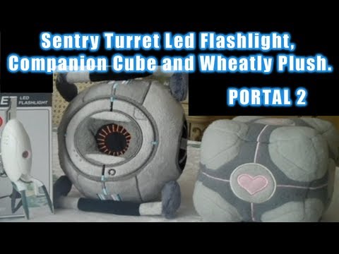 Portal 2: Sentry Turret Led Flashlight, Companion Cube and Space Core Plush.