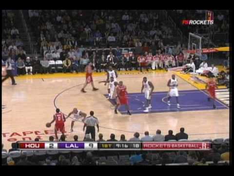 Trevor Ariza loses shoe, Ron Artest tosses it into the stands