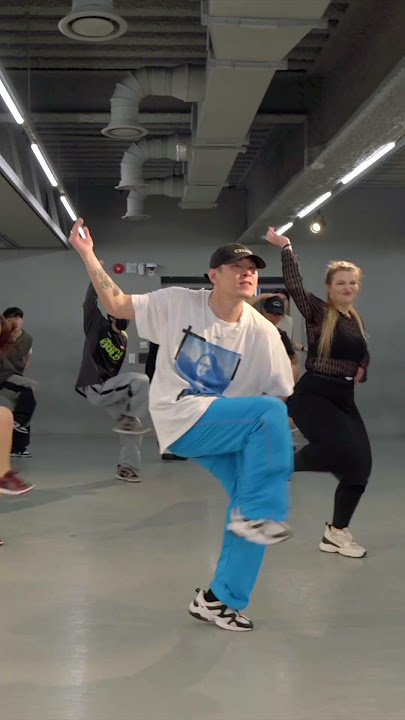 You only call me on the weekendππ #kyo #choreography