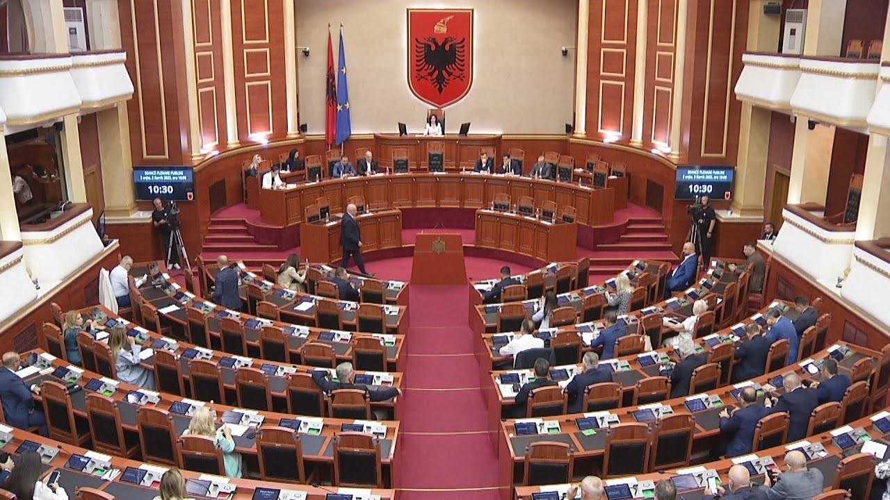 Zjarri në fushën e mbetjeve në Elbasan, PD kërkon debat parlamentar