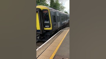 (Rare) 2 class 158 “sprinters” cross eachother at dean station