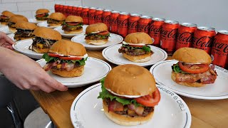 Famous American style homemade burgers! Bacon Cheeseburger, Chili Shrimp Burger / korean street food