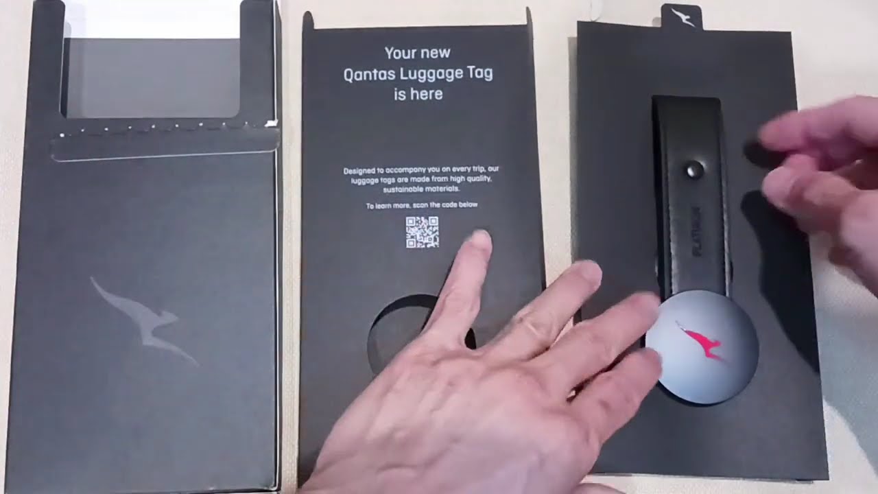 2024: Unboxing the NEW QANTAS Luggage Bag Tag - YouTube