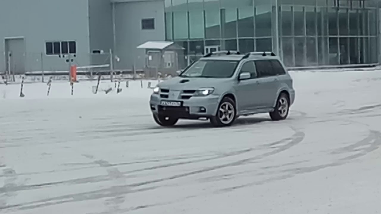 Mitsubishi outlander turbo. Drift - YouTube