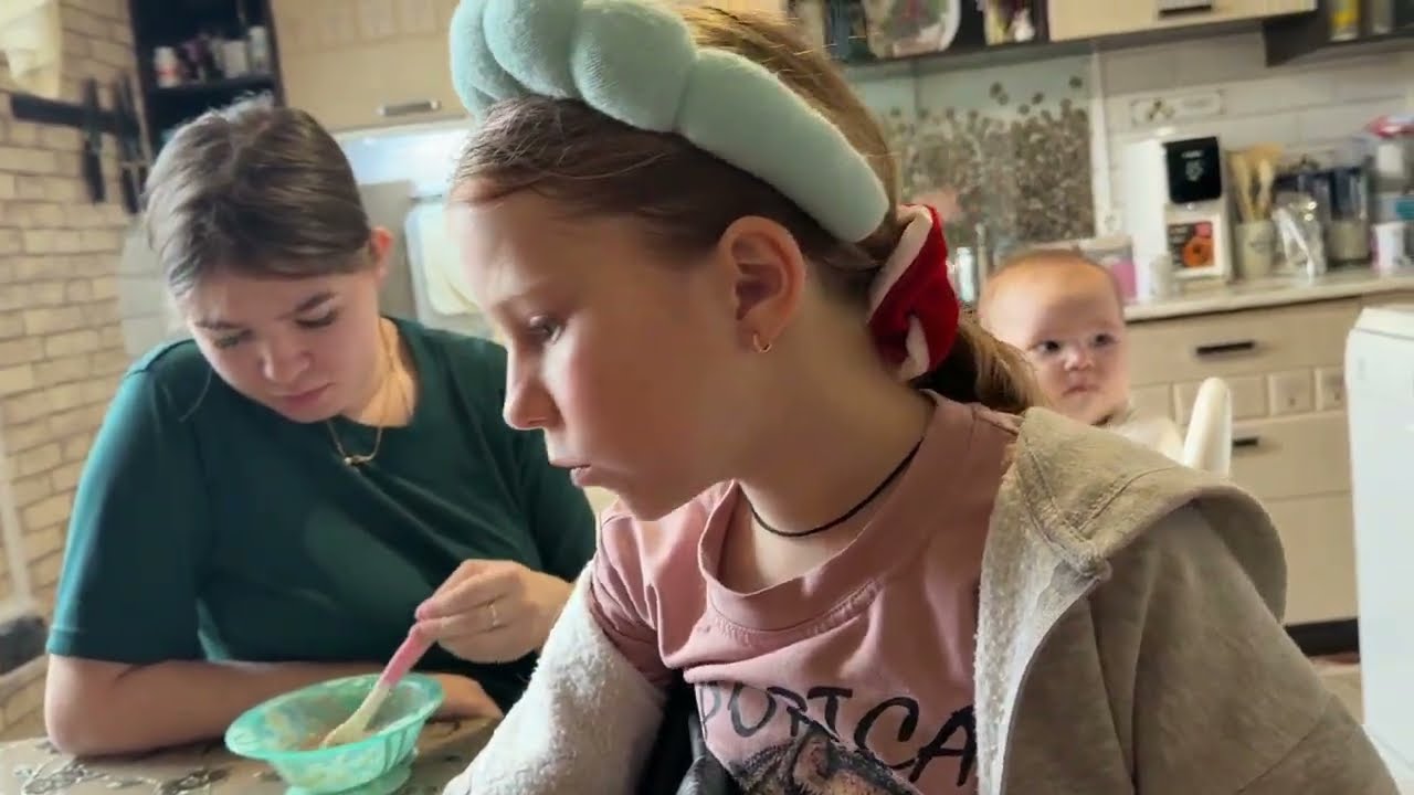 НАСТЕ ЛИШЬ БЫ ПОРУГАТЬСЯ.  21 02 26