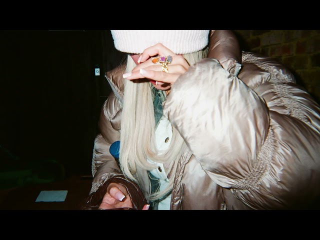 Lonely GirlNEW!Skye Newman