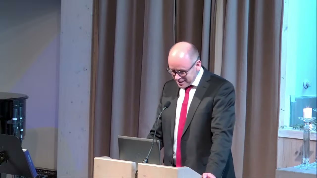 "Mørket som ikke har overvunnet lyset" - Vidar Hovden