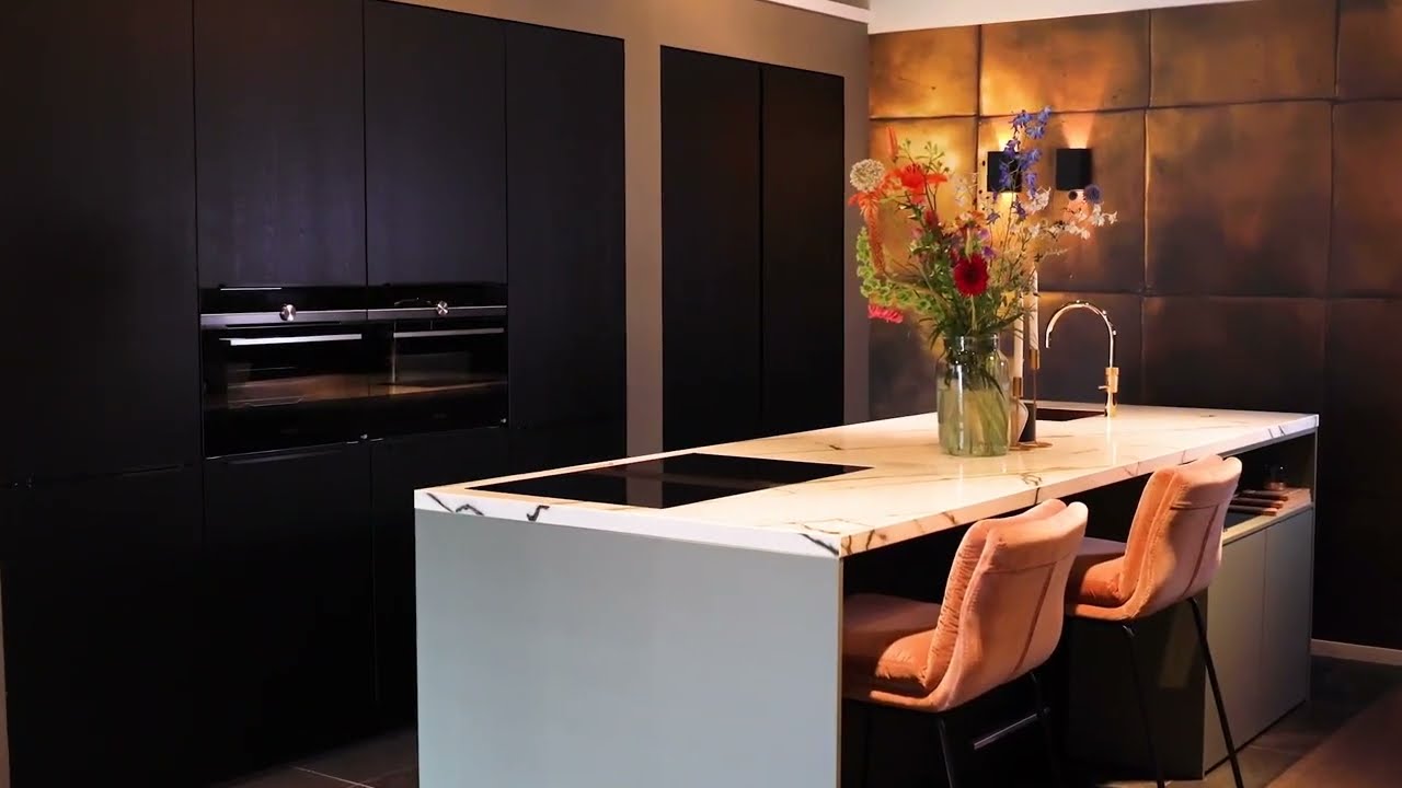 De designkeuken is hét spektakelstuk het huis