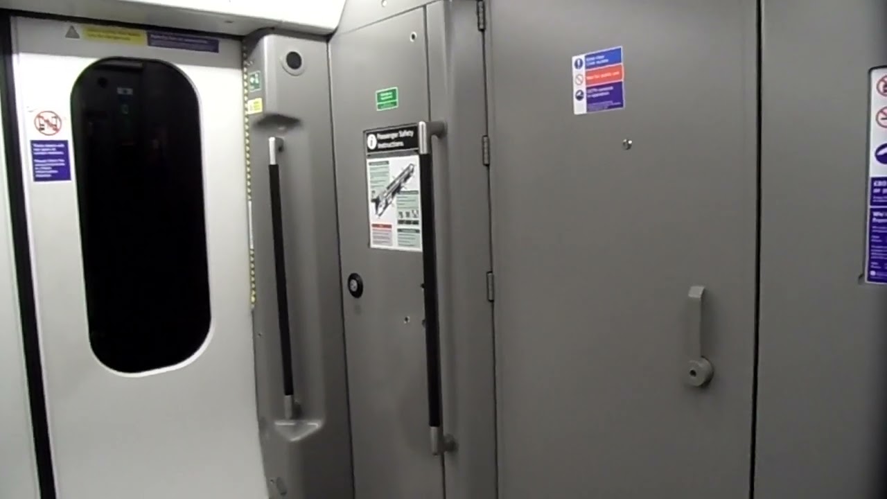 Class 345013 (340913) Aventra Crossrail Elizabeth Line(formerly TFL Rail) Bond Street to Whitechapel