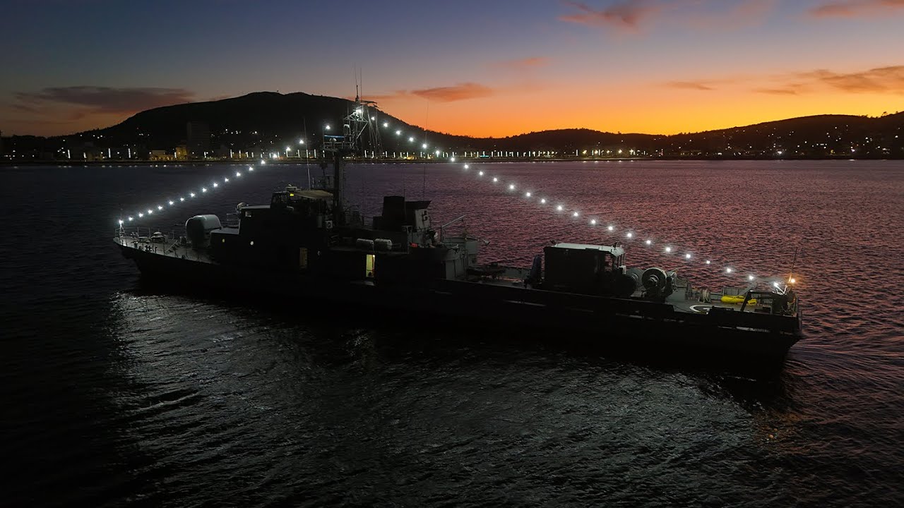 Amanecer del 18 de diciembre en la bahía de Piriápolis.