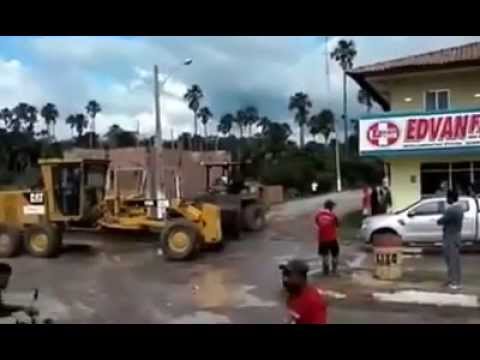 [Atual7] Briga de tratores em Afonso Cunha, Maranhão