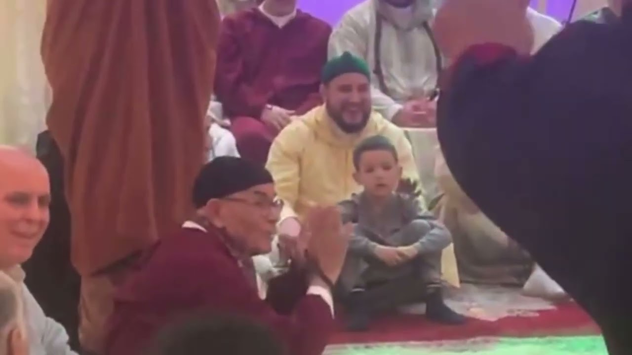 شيخ الطريقة القادرية البودشيشية سيدي معاذ في ليلة الفتح بالرباط 