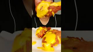 HOW TO MUKBANG CHEESY FRIED CHICKEN?(EATING SOUNDS)#asmr #shorts #short