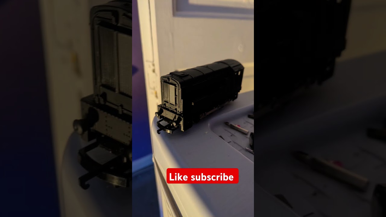 Custom painted diesel using a Lima 08