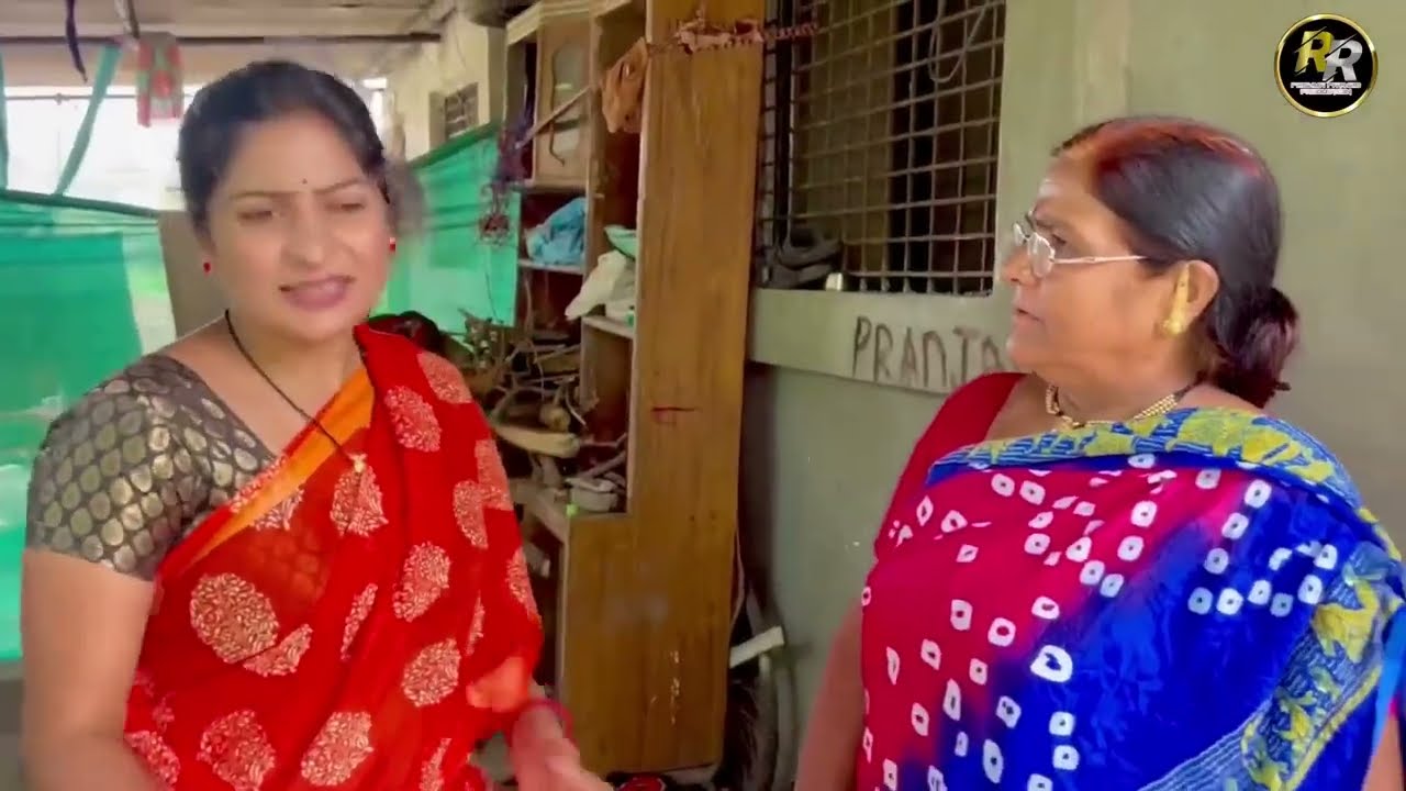 सुनेने भरले बायकांचे कान , बायकांनी सासुबाईला पळू पळू हाणलं |🤣🤣 Comedy Video | @NagariComedy